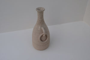 chain vase