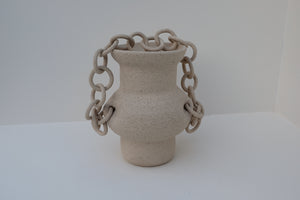 chain vase