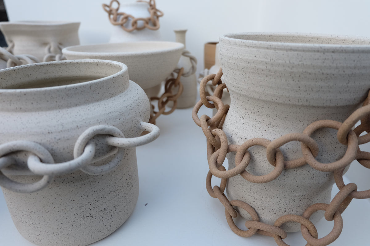 chain vase