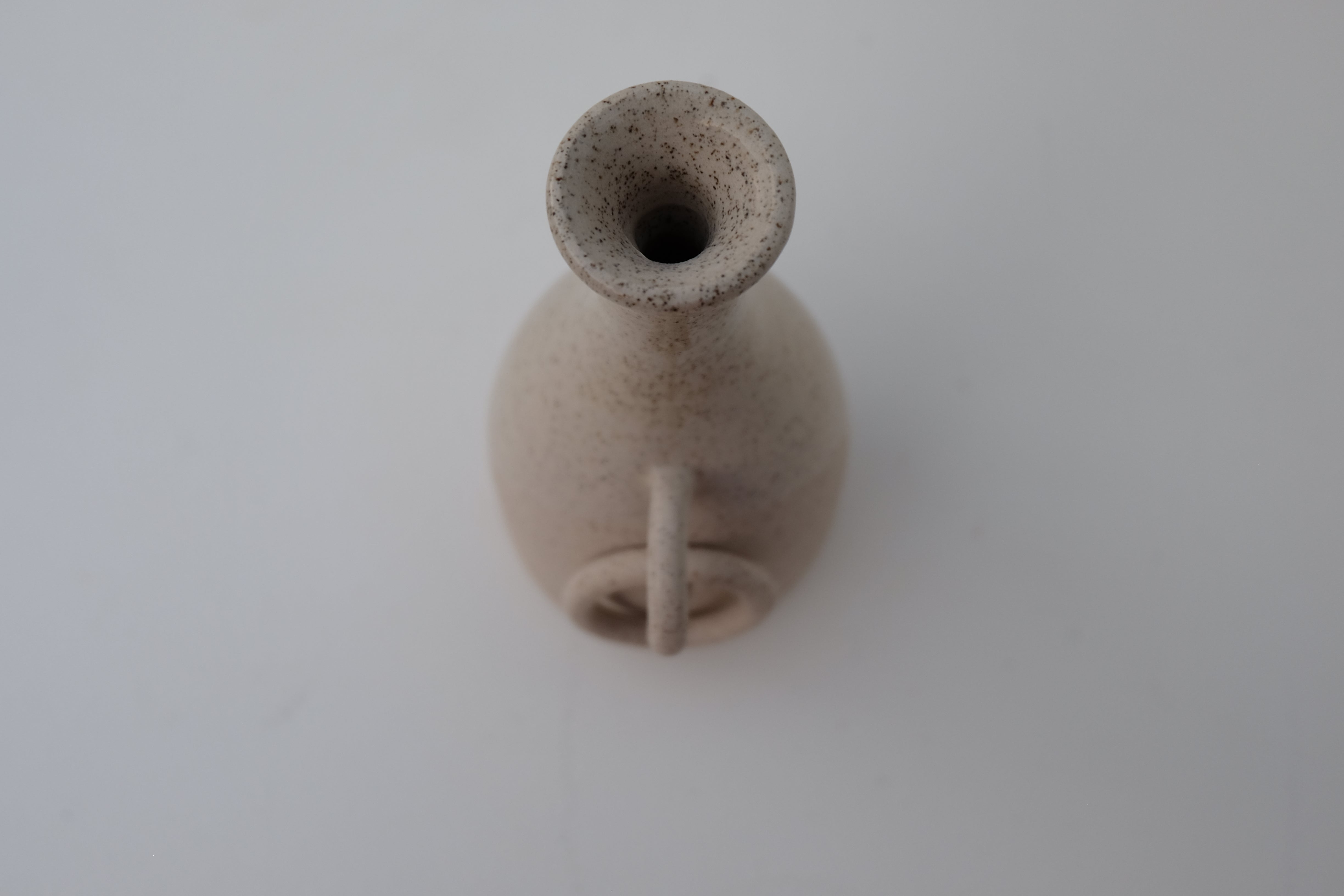 chain vase
