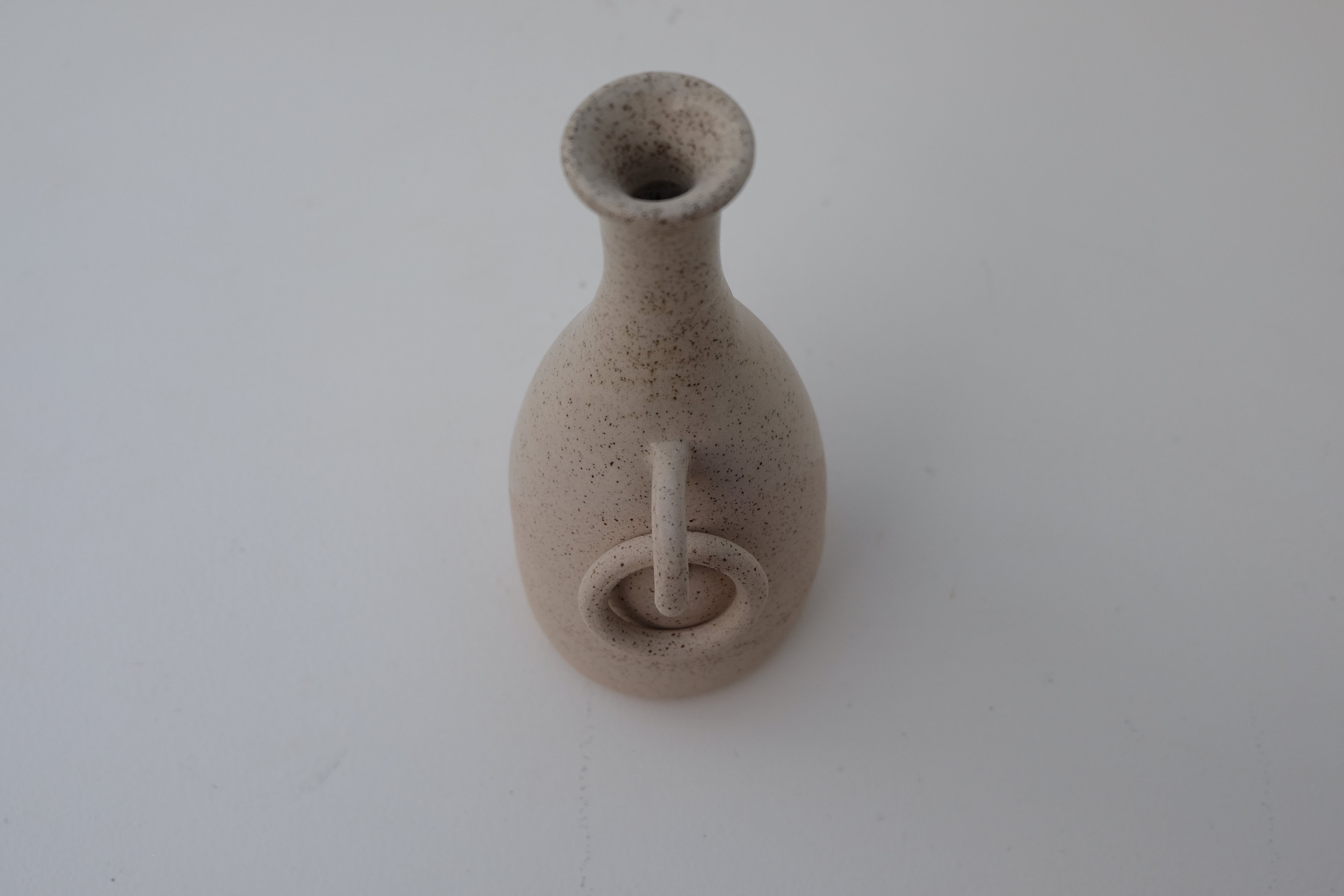 chain vase