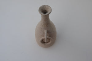 chain vase