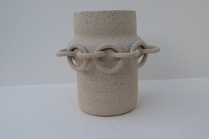 chain vase