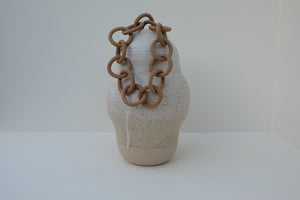 chain vase