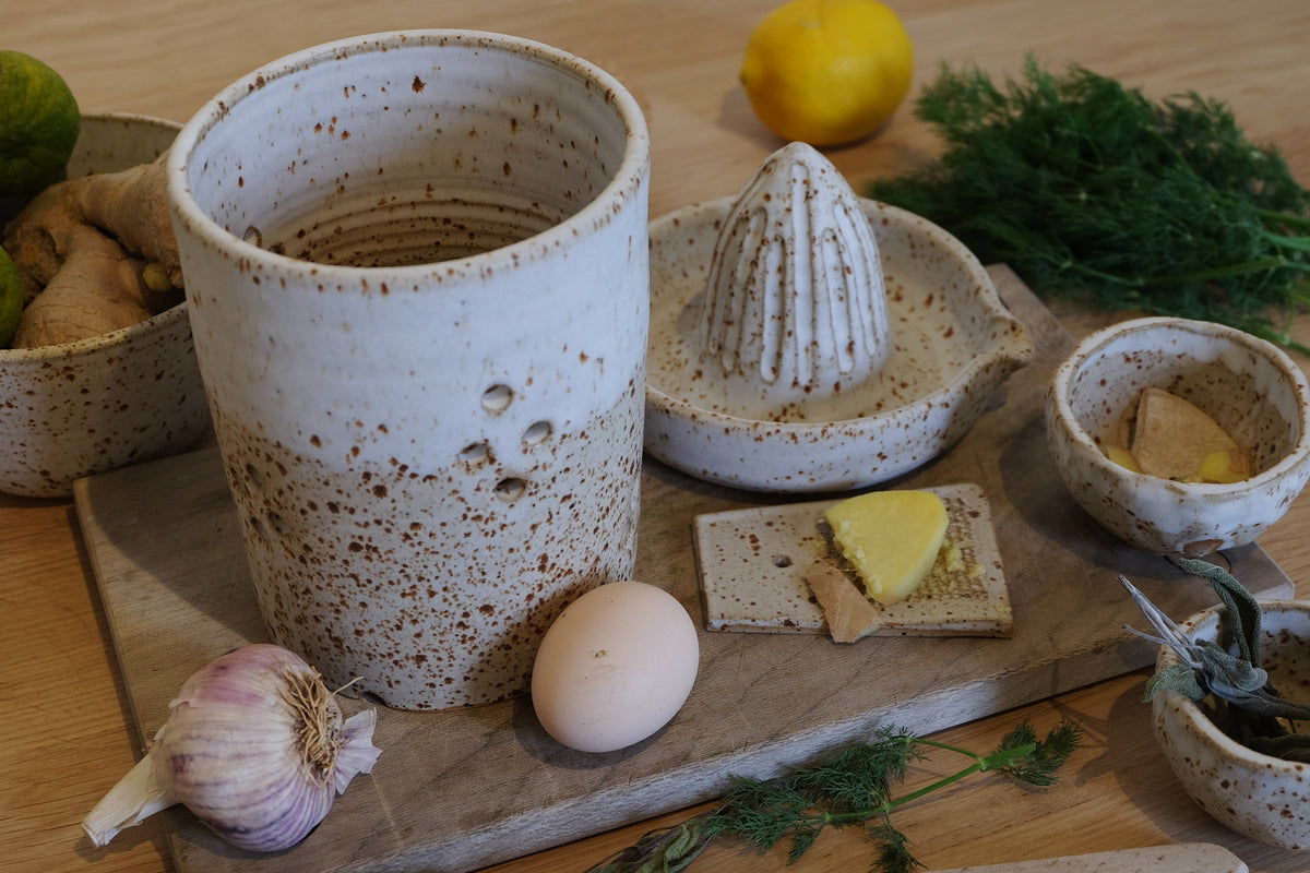 garlic / salt / ginger  grater