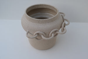 chain vase