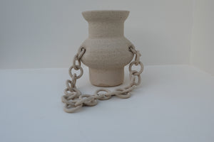 chain vase