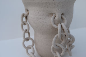 chain vase