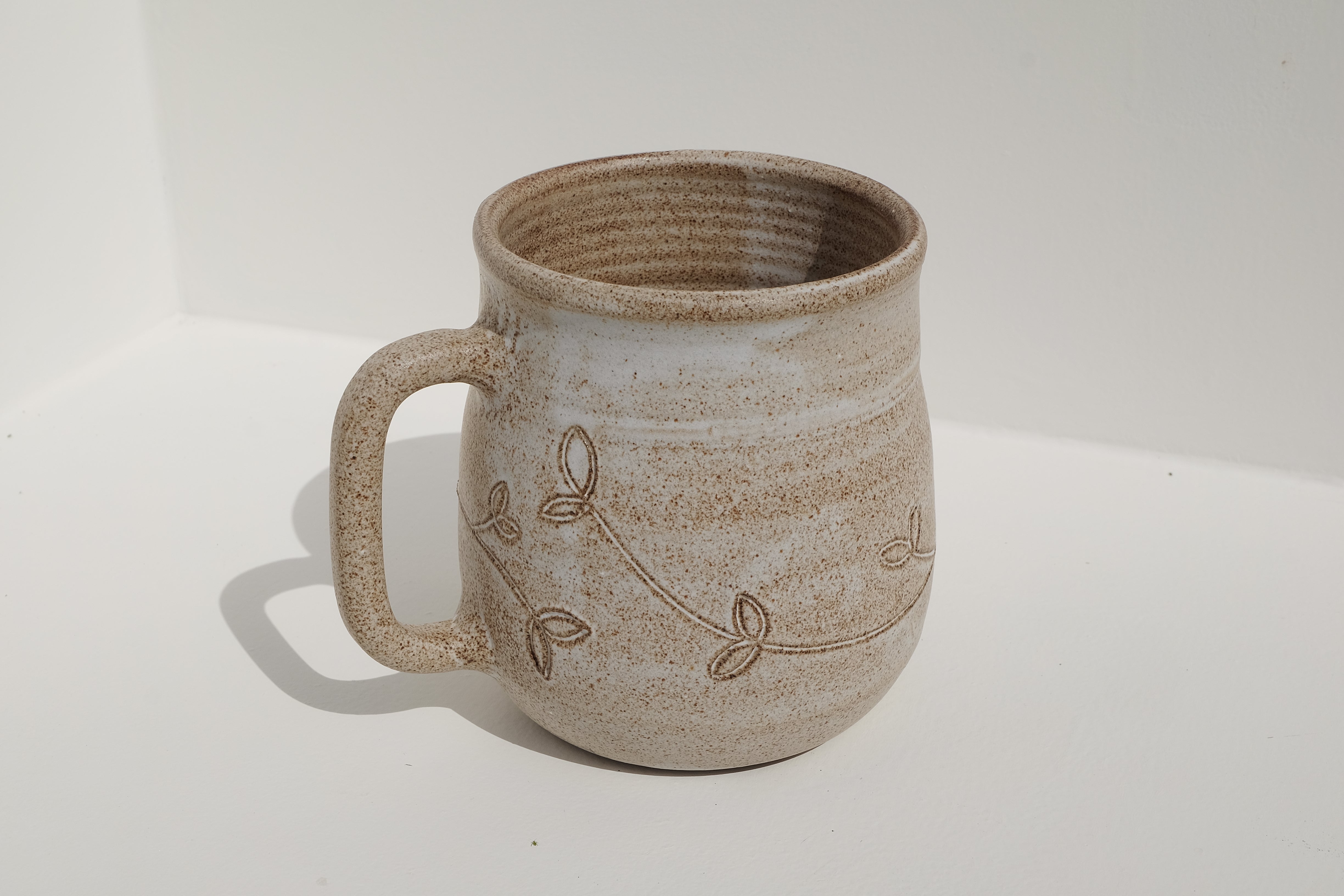 big tea / beer mug with floral details
