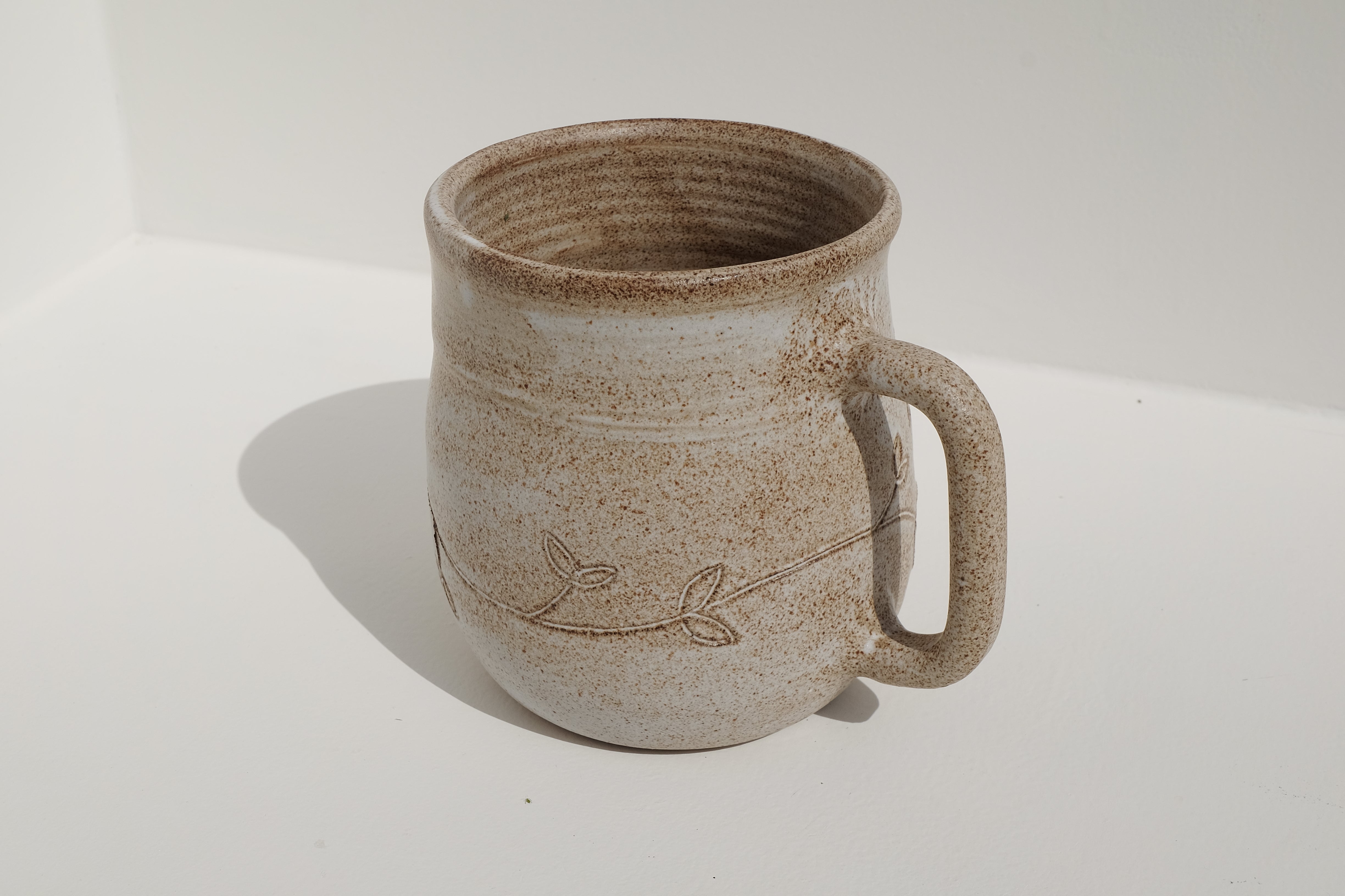 big tea / bear mug with floral details